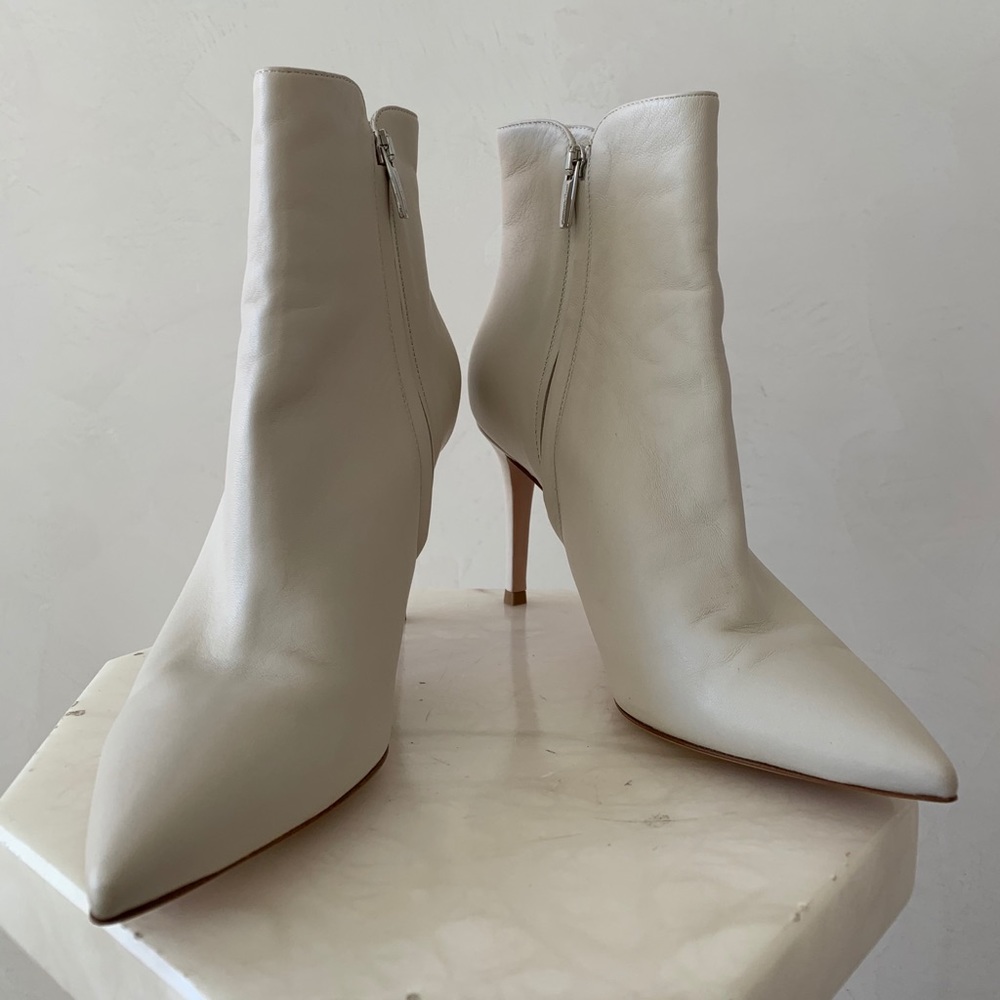 Gianvito Rossi White Booties
